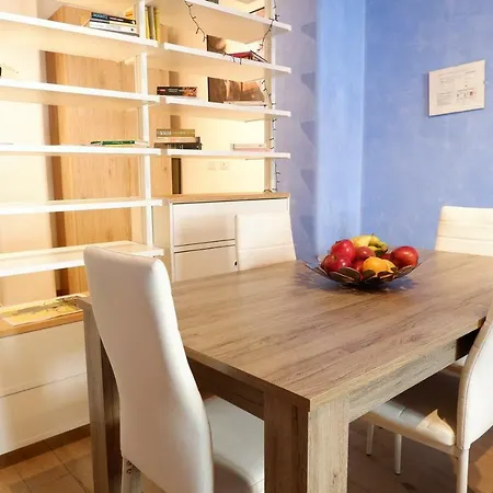 The Blue Strawberry House In San Giovanni Apartament